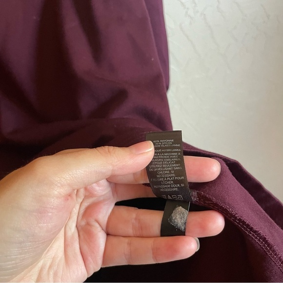 Express Wine Balloon Sleeve V‎ Neck Shift Dress - Picture 5 of 7